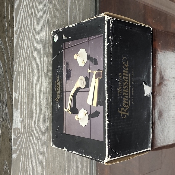 Solid Fine brass set for bathrub Gold & porcelain fixtures brand new in box